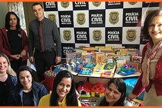 Prefeitura recebe brinquedos arrecadados em campanha para atendimento às vítimas de violência sexual